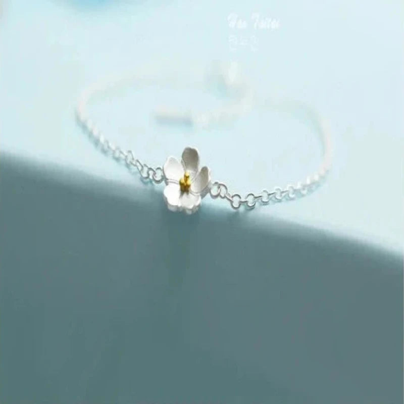 Stylish Flower 925 Sterling Silver Bracelet